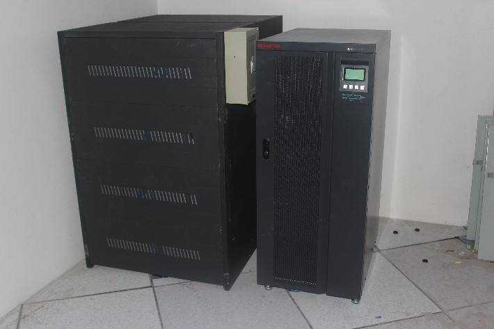 upstairs_ups不间断电源设备回收_UPS