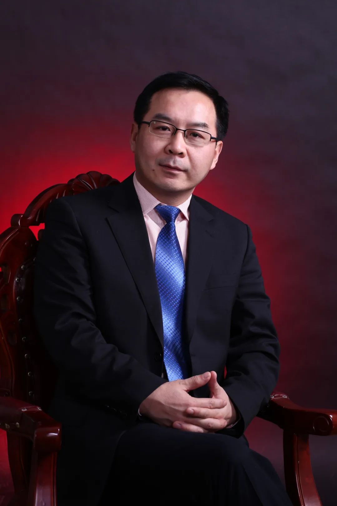 王亚伟_王亚伟管理的基金_王亚伟简历